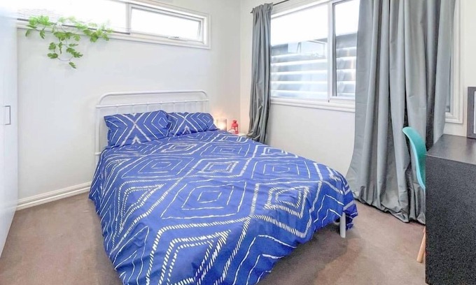 Clayton South House | Double Bed Shared Bathroom Stay @Clayton