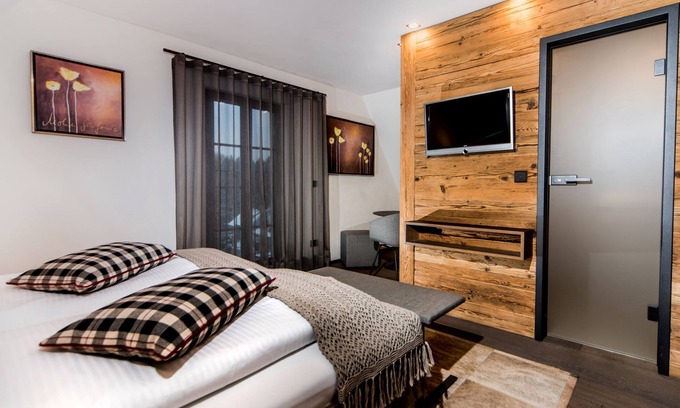 Oberreitnau Apartment | Double Chalet Suite with toilet and shower