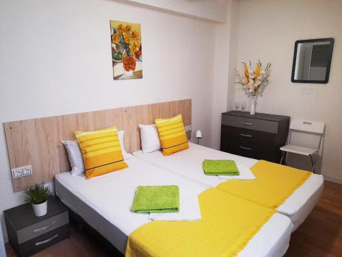 En Corts House | Double cozy room. Ruzafa - perfect place to stay
