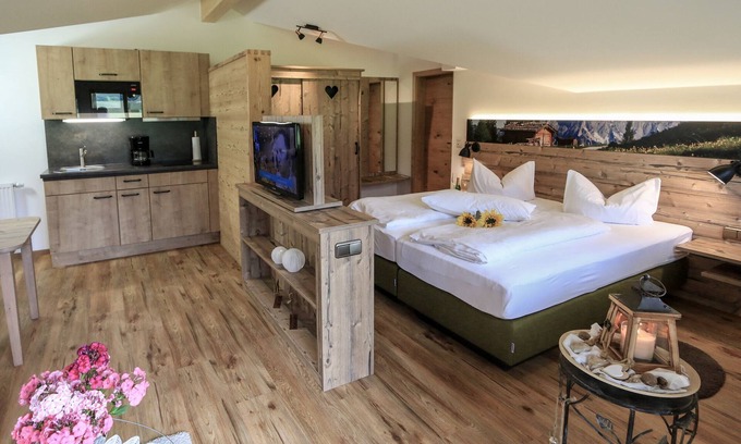 Ramsau bei Berchtesgaden Apartment | Double room no. 5, apartment, 1-2 persons, 40 sqm, west-facing balcony, W-LAN