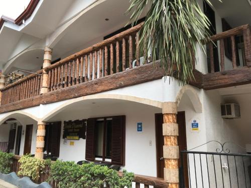Boracay Island Hotel | Double Diamond Inn Guest House