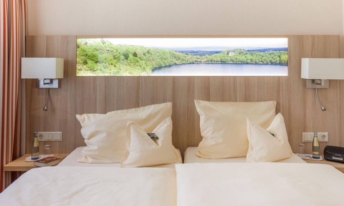 Schalkenmehren Apartment | Double room Eichelhäher (26-30 sqm) - Hotel Schneider am Maar