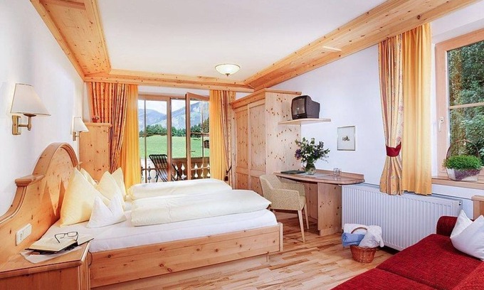 Mittersill Hotel | Double room Herzerl - B&B 4-6 nights - Gut Sonnberghof Naturhotel