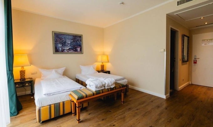 Mainz-Bingen House | Double room KOMFORT, bath, WC - BEST WESTERN Wein- und Parkhotel