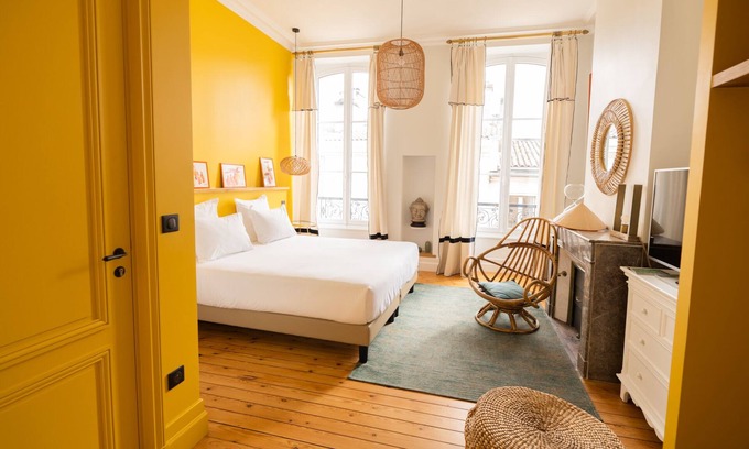 Bordeaux City Centre Bed & Breakfast | Double Room MANDALAY ideal for couple