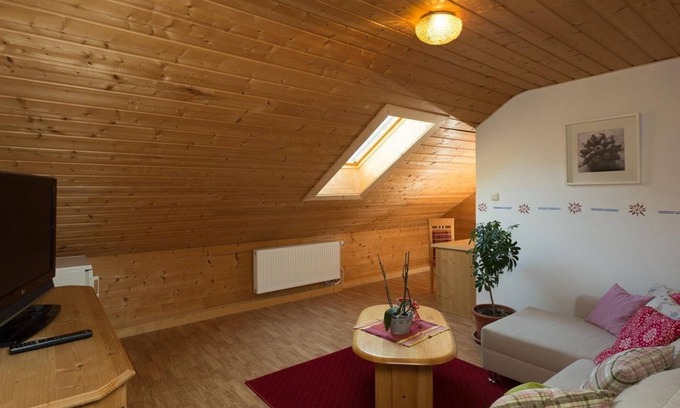 Oberammergau Bed & Breakfast | Double room (No. 4, 1-3 nights) - Pension Zum Kirchenbauer