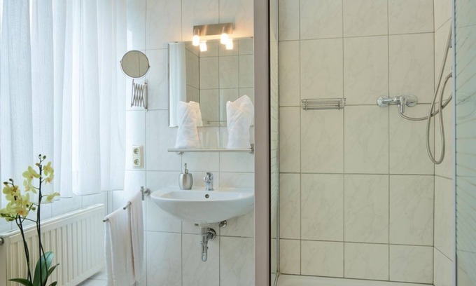 Leiwen Bed & Breakfast | Double room, room 1 - Gästehaus Alexanderhof