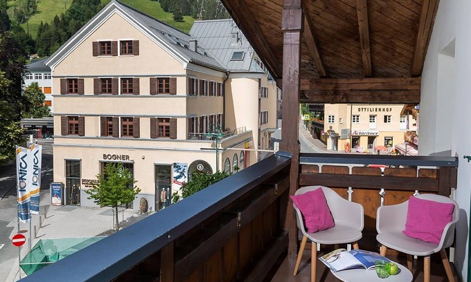 Zell am See Hotel | Double room, shower or bath, WC, Superior - Zum Hirschen, Hotel