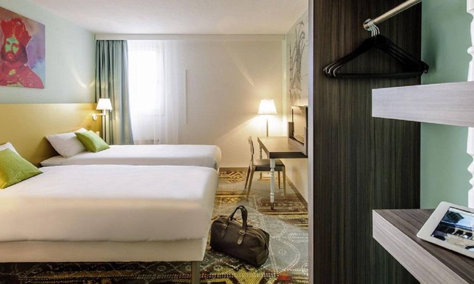 Speyer House | Double room shower/toilet - Hotel ibis Styles Speyer