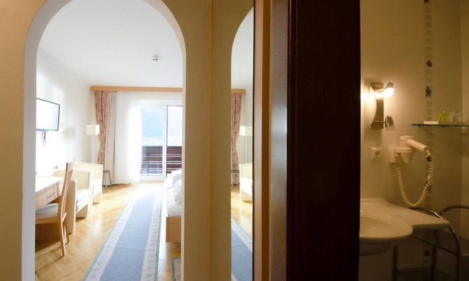 Steindorf am Ossiacher See House | Double room, shower/WC partly separate in the room - Hotel Ossiacher See*