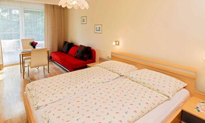 Sankt Kanzian am Klopeiner See Bed & Breakfast | Double room south/west side - Strandpension Waldperle