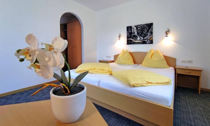 Fusch an der Grossglocknerstrasse House | Double room Standard - Waterfall, Hotel
