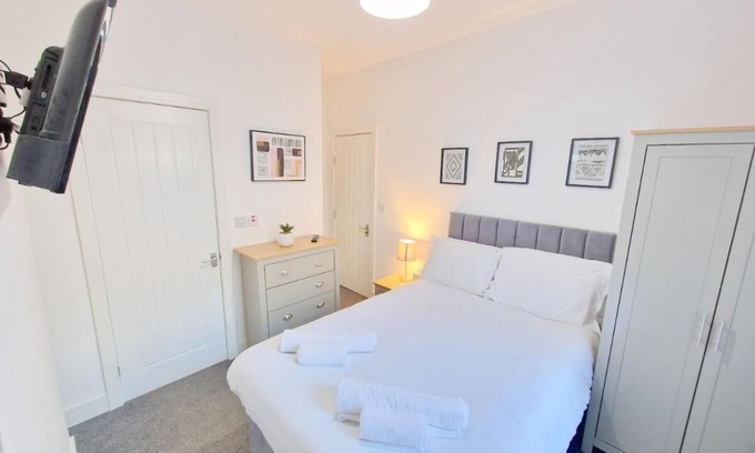 Burnley House | Double Room with Ensuite RM 1