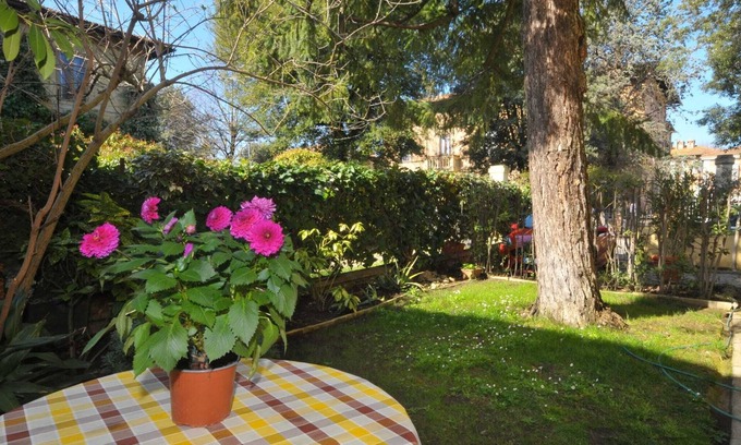 Siena Historical Center Villa | Double room with private parking within walking distance of downtown!