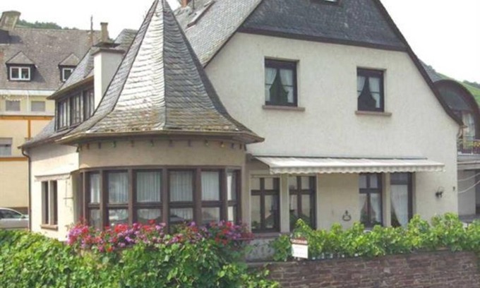 Kaimt Bed & Breakfast | Double room with shower/WC/balcony - Winzerhaus Haas-Lenz
