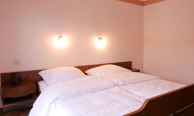 Buehlertal Apartment | Double room with shower and WC