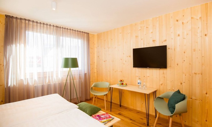 Lautlingen Apartment | Double room with shower and WC