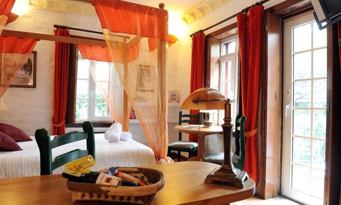 La Mariscal House | Double Suite Deluxe With Chimena