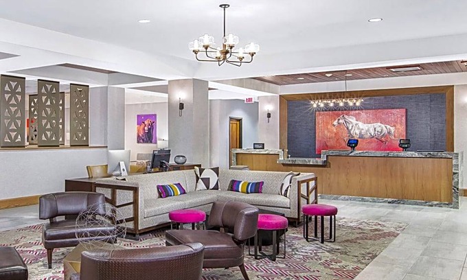 Wetmore Hotel | DoubleTree by Hilton San Antonio Northwest