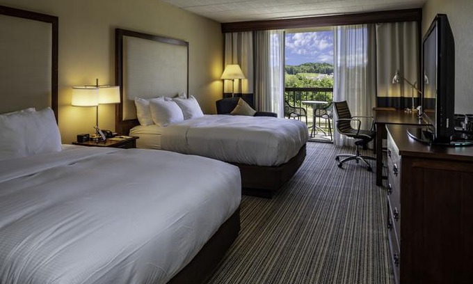 Mars Hotel | DoubleTree by Hilton Pittsburgh Cranberry