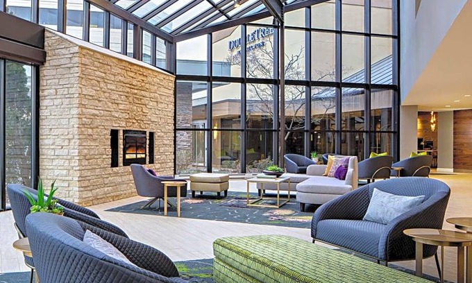 Fairfield Hotel | DoubleTree by Hilton Fairfield Hotel & Suites