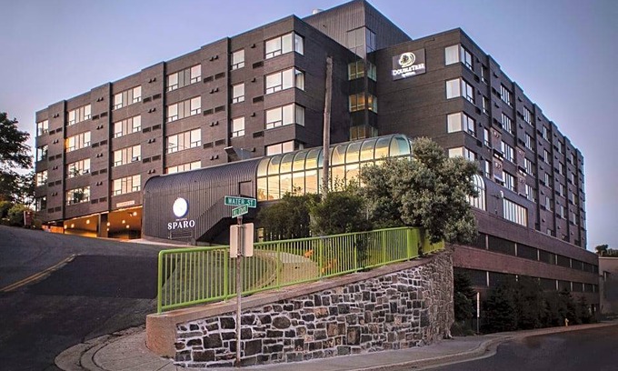 Downtown St. John's Hotel | DoubleTree by Hilton St. John's Habourview