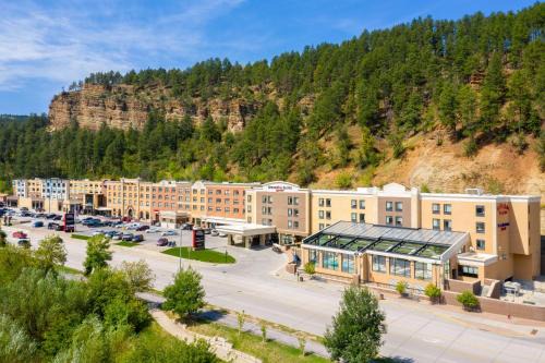Deadwood Hotel | DoubleTree by Hilton Deadwood at Cadillac Jack's
