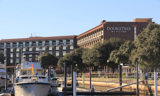 New Bern Hotel | DoubleTree by Hilton Hotel New Bern Riverfront