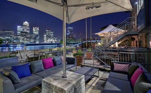 Surrey Docks Hotel | DoubleTree by Hilton London – Docklands Riverside