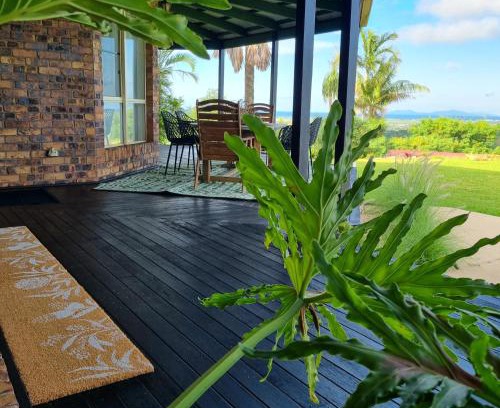 Nindaroo House | Doug's Place