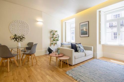 Centro / Baixa Apartment | Douro river view from an award winning building