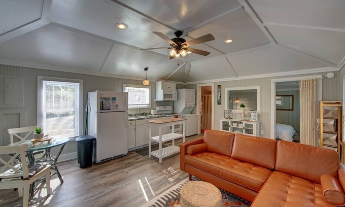 Ocracoke House | Down Point Hideaway: Boho chic 1 bedroom home just steps from Springer's Point -