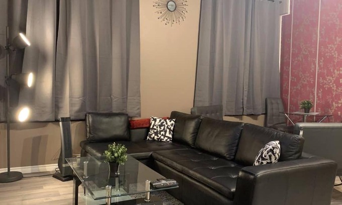 Downtown Edmonton Apartment | Downtown 2BR Loft with FREE Parking