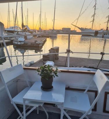 Centrum Boat Rental | Downtown Boat-Apartment
