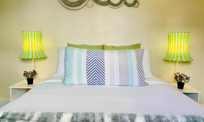 Cortez Hill House | DOWNTOWN Clean & Comfortable Private Room