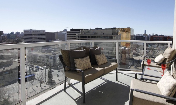 Downtown Edmonton Apartment | Downtown Core Icon Executive - Best Location Central Downtown