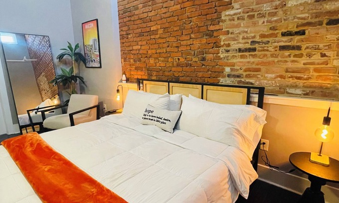 Macon Apartment | Downtown Cozy King Bed Loft FREE PRIVATE PARKING!