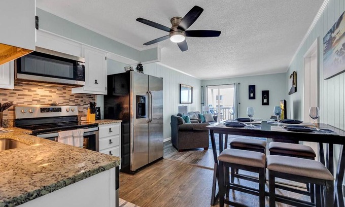 Houston Apartment | Downtown! Generous