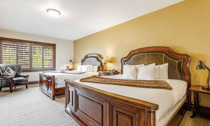 Jackson Hole Hotel | Downtown Jackson - Double King Suite