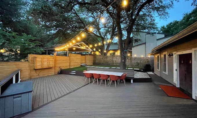 Travis Heights House | Downtown Location - Travis Heights, Walking distance to Rainey, SOCO, downtown…
