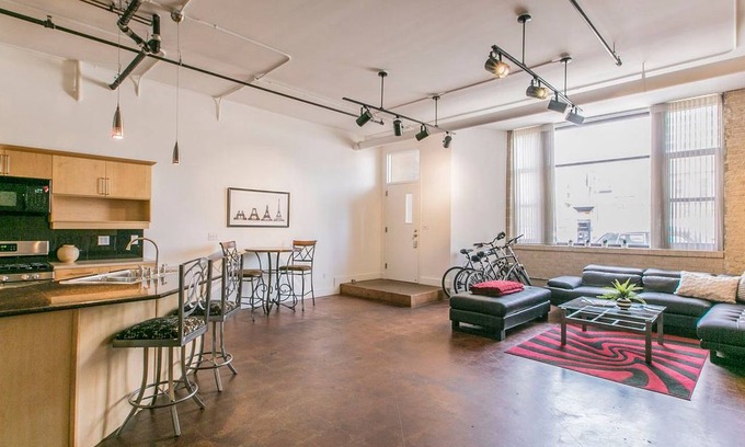 Downtown Austin Apartment | ★Downtown Loft by 6th St.★ Convention Center!