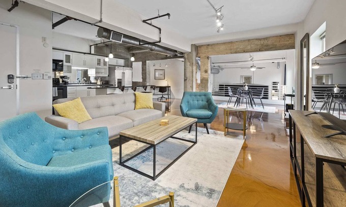 Downtown Austin Apartment | Downtown Loft on 5th St