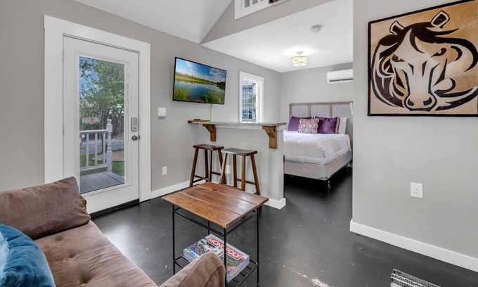 Marble Falls House | Downtown Luxury Marble Falls Boutique Property: Austin Suite