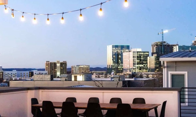 Edgehill Apartment | Downtown Nashville/The Gulch/Rooftop Deck