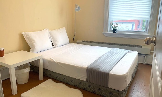 Centretown House | Downtown Ottawa - Best Location Private Rooms!