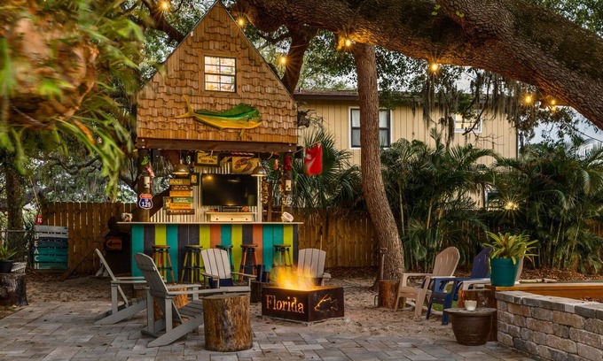 Palm Harbor House | Downtown Palm Harbor, Beach-vibe, sleeps up to 8