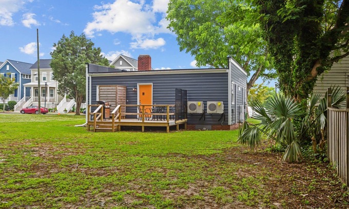 Washington House | Downtown - Riverview - Short walk to Restaurants, Shops and Parks.