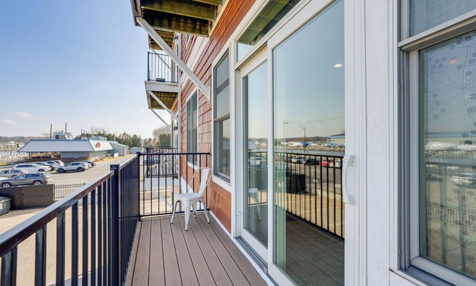 Saint Joseph Apartment | Downtown St Joseph Condo w/Balcony & Harbor View