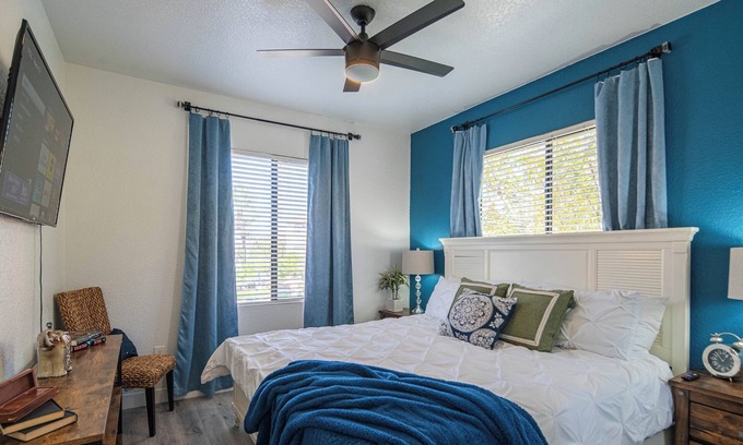 Tempe Condo | Downtown Tempe Stay | ASU & Town Lake |Pool Access