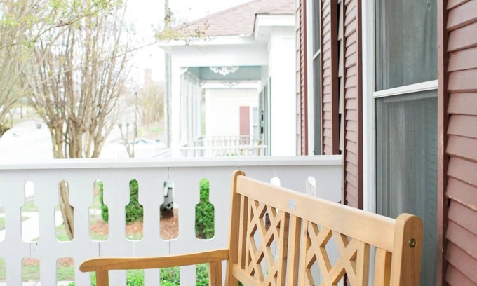 Montgomery Apartment | Downtown Vibes | Cozy 1BR Pet-Friendly Stay